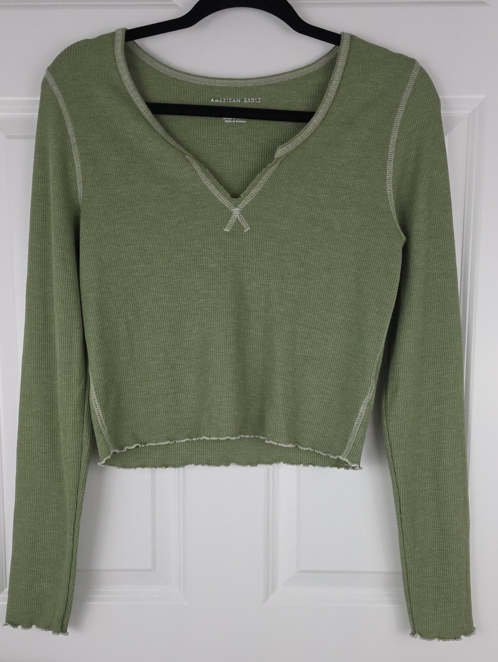 American Eagle Outfitters Green Thermal Long-Sleeve V Neck Crop Top Size Medium